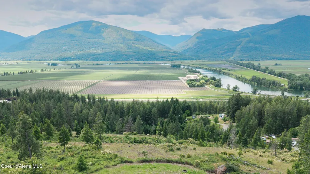 260 Lcdr Fred Eskew Lane Bonners Ferry ID 83805