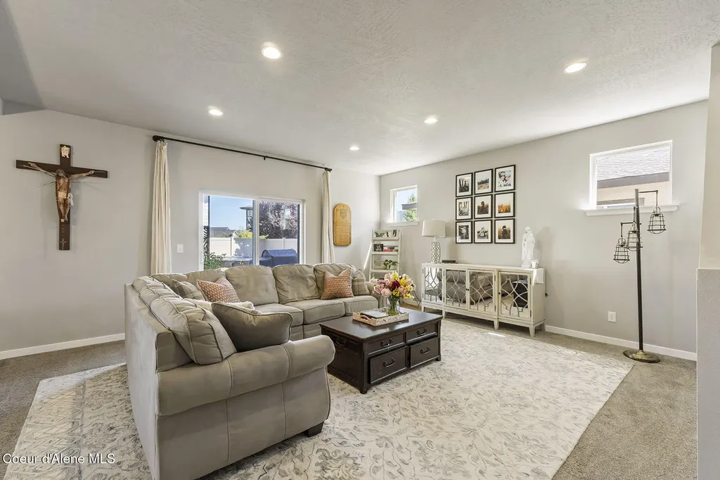 230 N Olivewood Lane Post Falls ID 83854