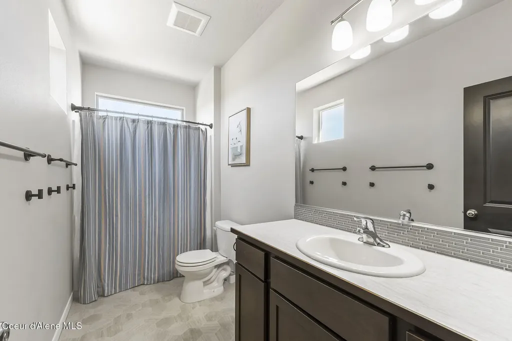 230 N Olivewood Lane Post Falls ID 83854