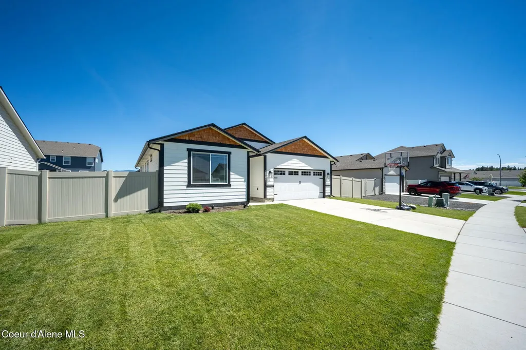 10521 N Belgrave Loop Hayden ID 83835