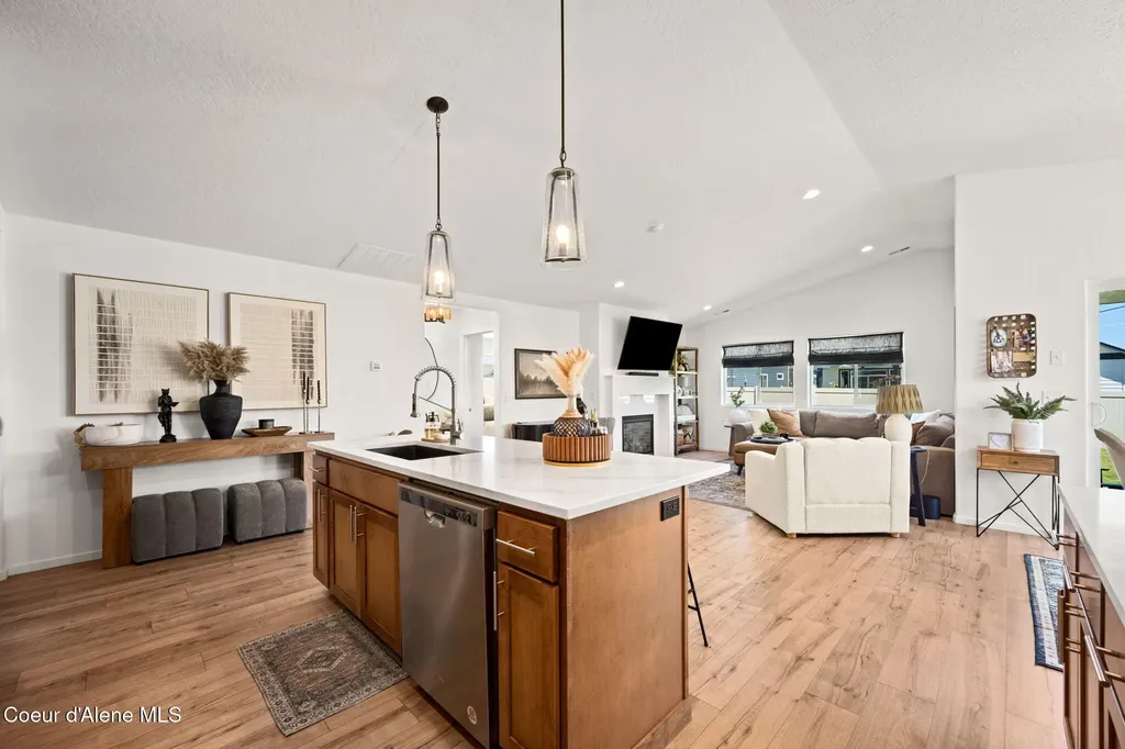 10521 N Belgrave Loop Hayden ID 83835