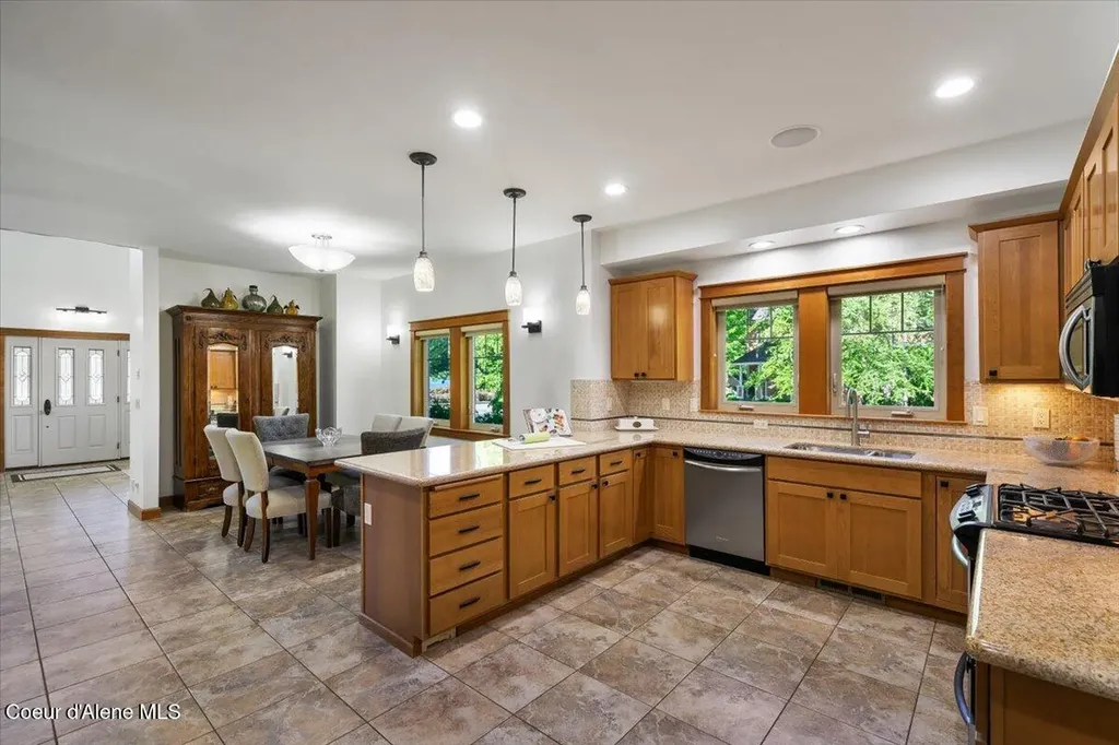 4157 W Shoreview Lane Coeur D'alene ID 83814
