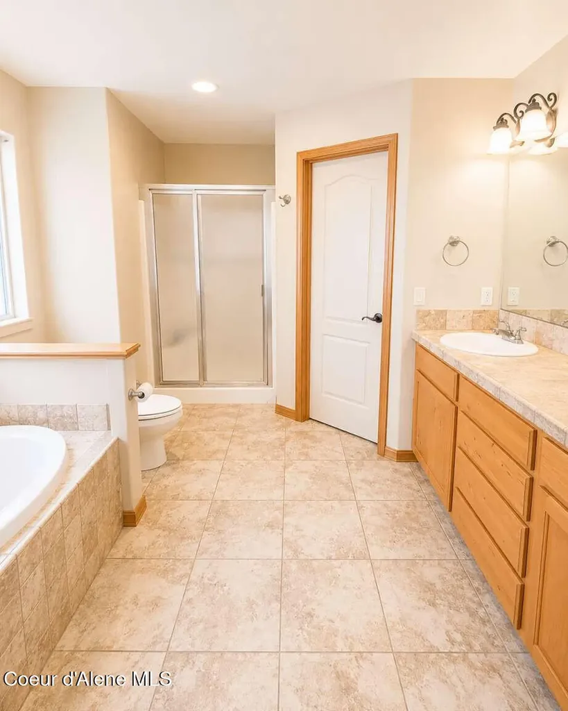 2729 W Porthill Court Hayden ID 83835