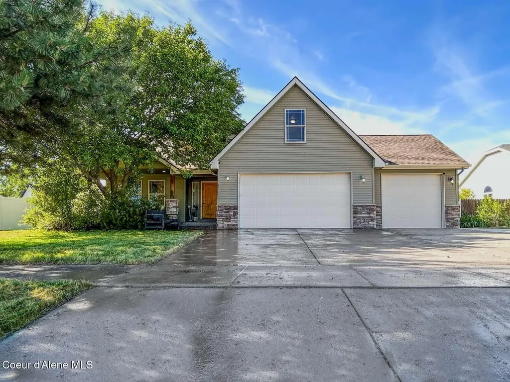 2729 W Porthill Court Hayden ID 83835