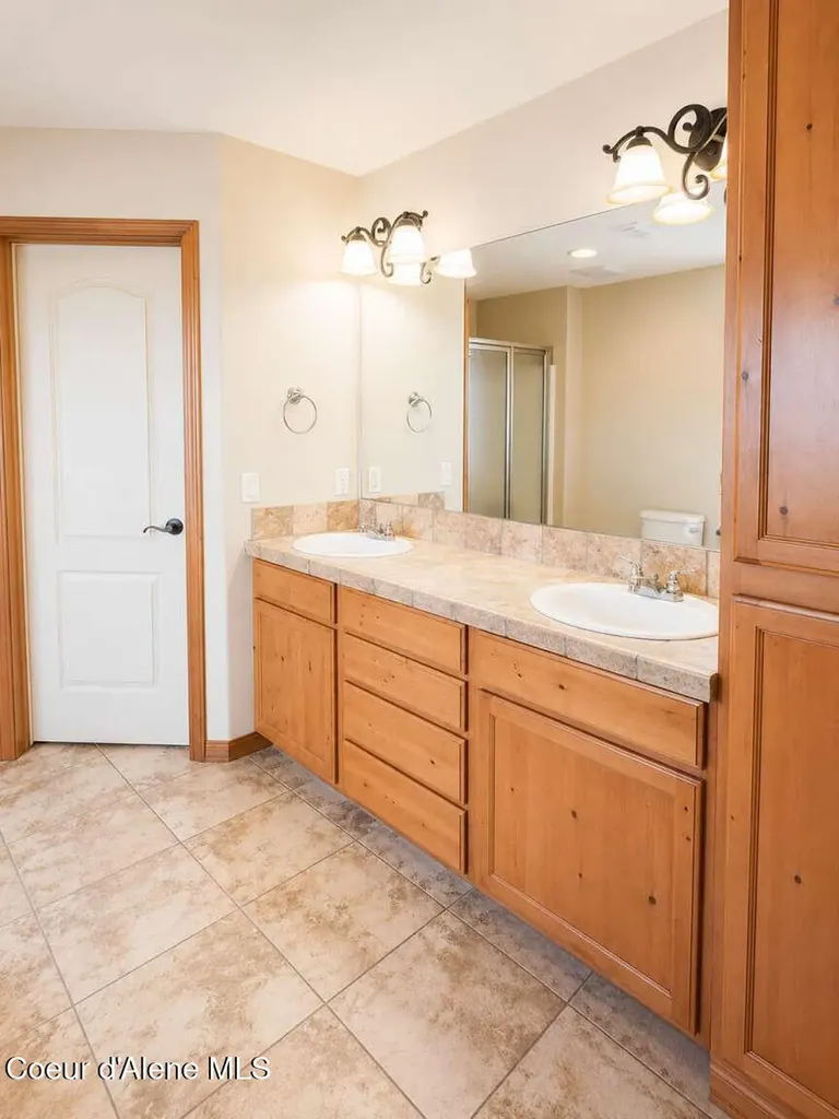2729 W Porthill Court Hayden ID 83835