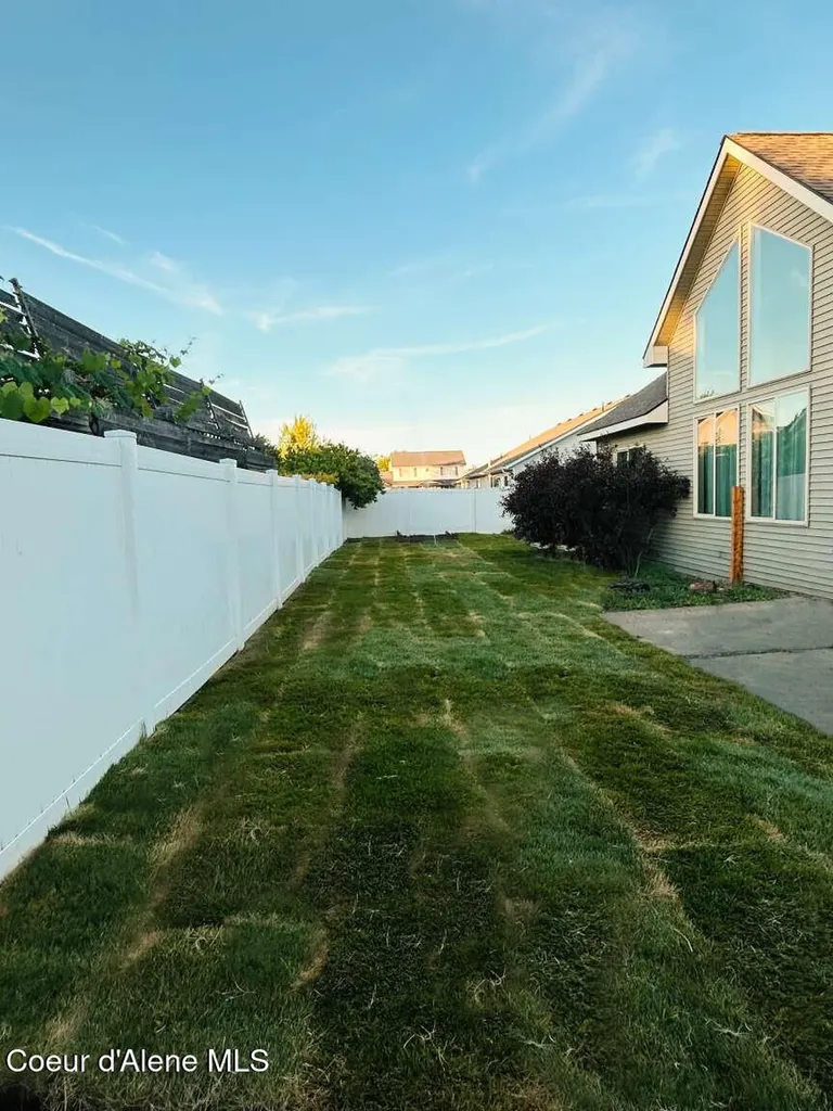 2729 W Porthill Court Hayden ID 83835