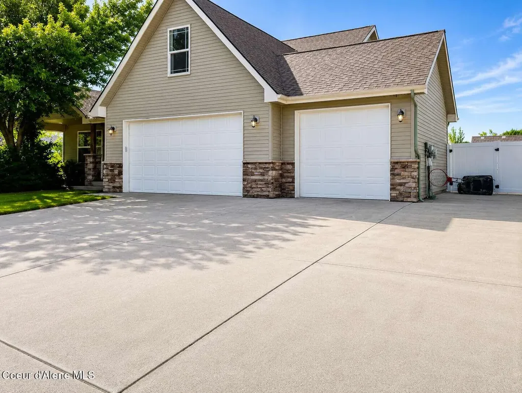 2729 W Porthill Court Hayden ID 83835
