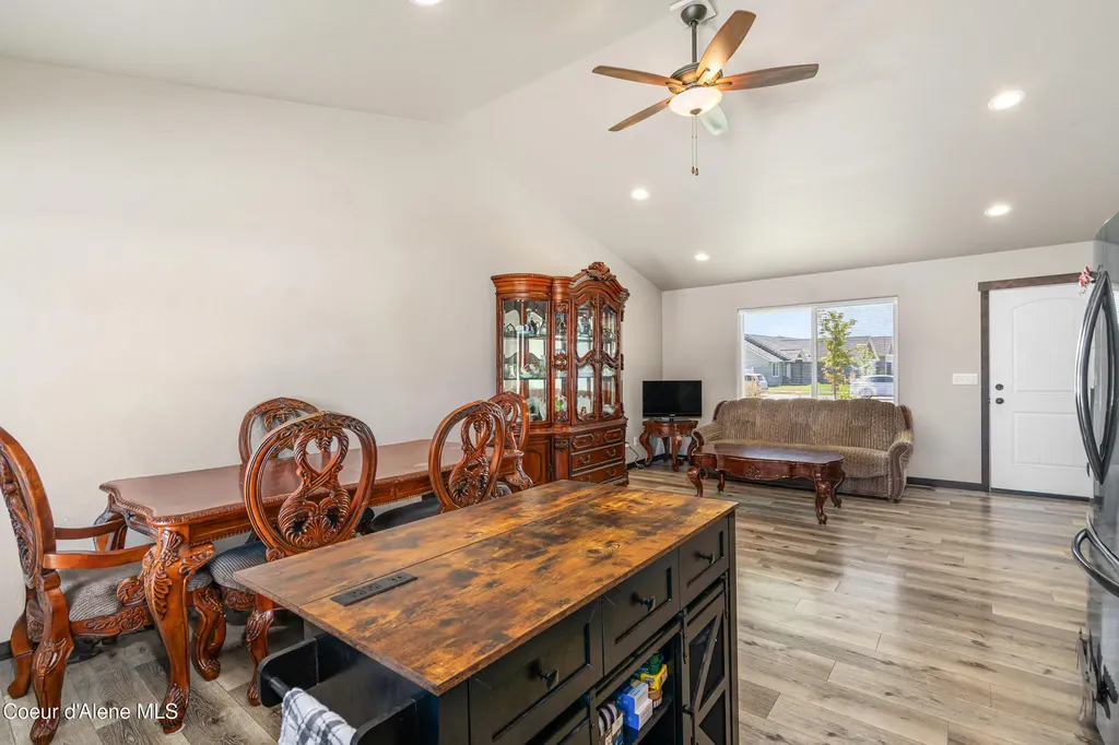 12183 N Gipper Loop Rathdrum ID 83858
