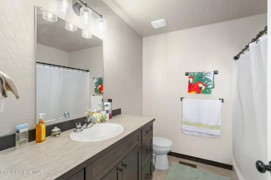 12183 N Gipper Loop Rathdrum ID 83858