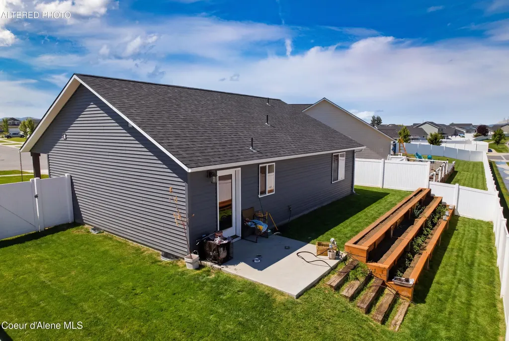 12183 N Gipper Loop Rathdrum ID 83858