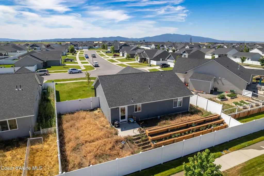 12183 N Gipper Loop Rathdrum ID 83858