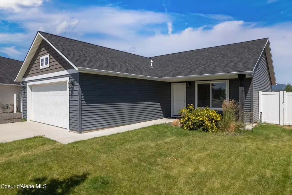 12183 N Gipper Loop Rathdrum ID 83858