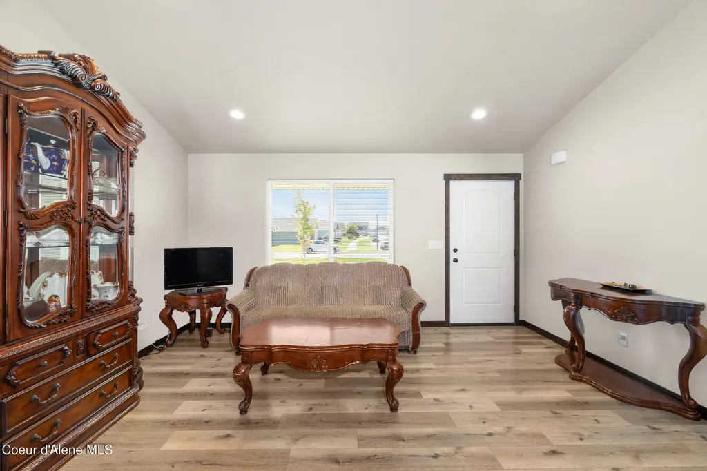 12183 N Gipper Loop Rathdrum ID 83858