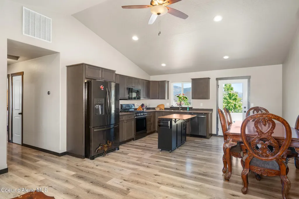 12183 N Gipper Loop Rathdrum ID 83858