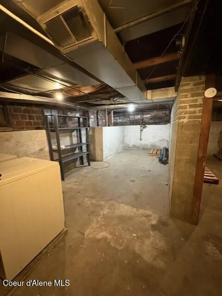 112 E Portland Avenue Kellogg ID 83837