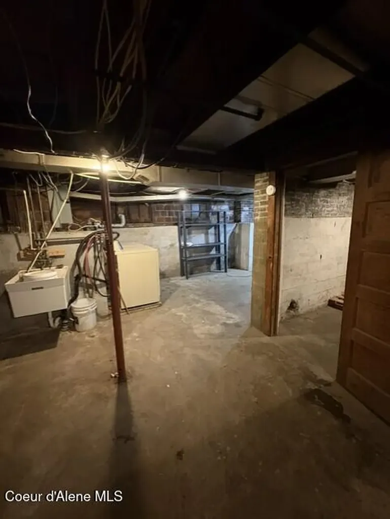 112 E Portland Avenue Kellogg ID 83837