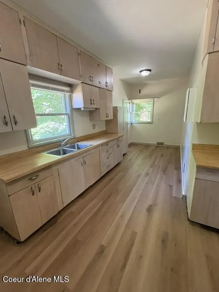 112 E Portland Avenue Kellogg ID 83837