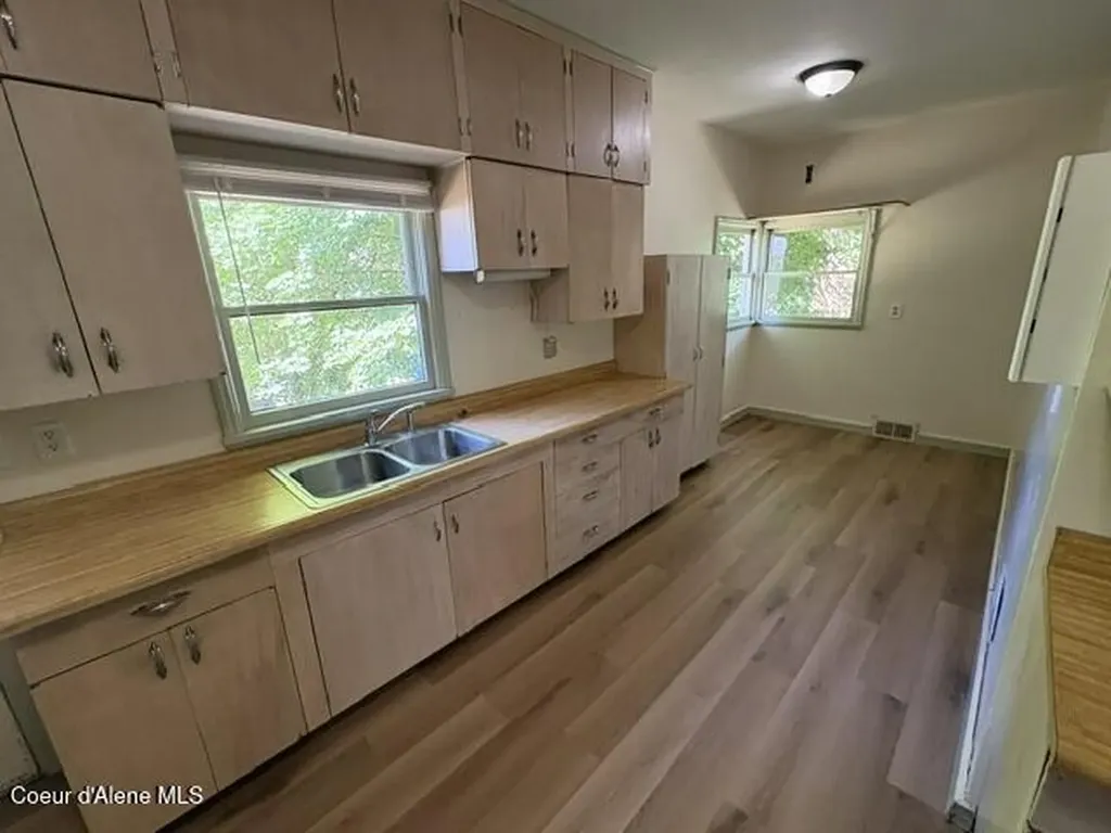 112 E Portland Avenue Kellogg ID 83837