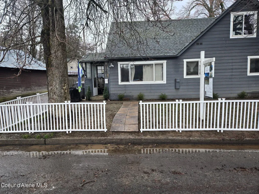 215 N Forest Avenue Sandpoint ID 83864