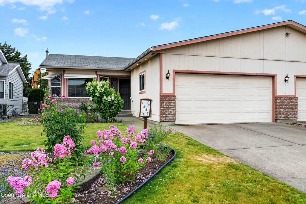 1537 W Woodlawn Drive Hayden ID 83835