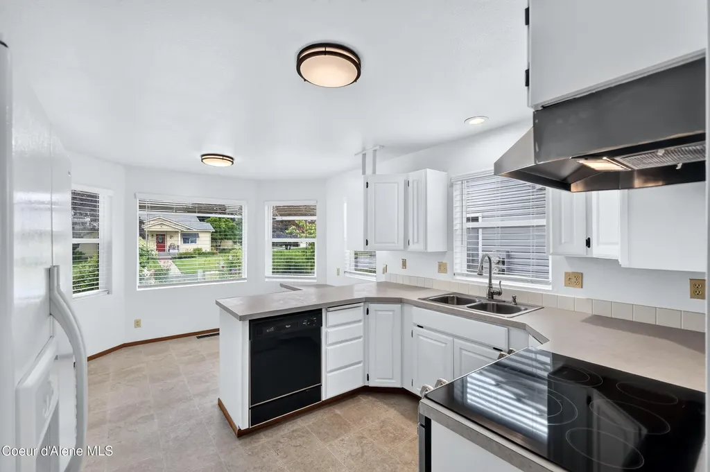 1537 W Woodlawn Drive Hayden ID 83835