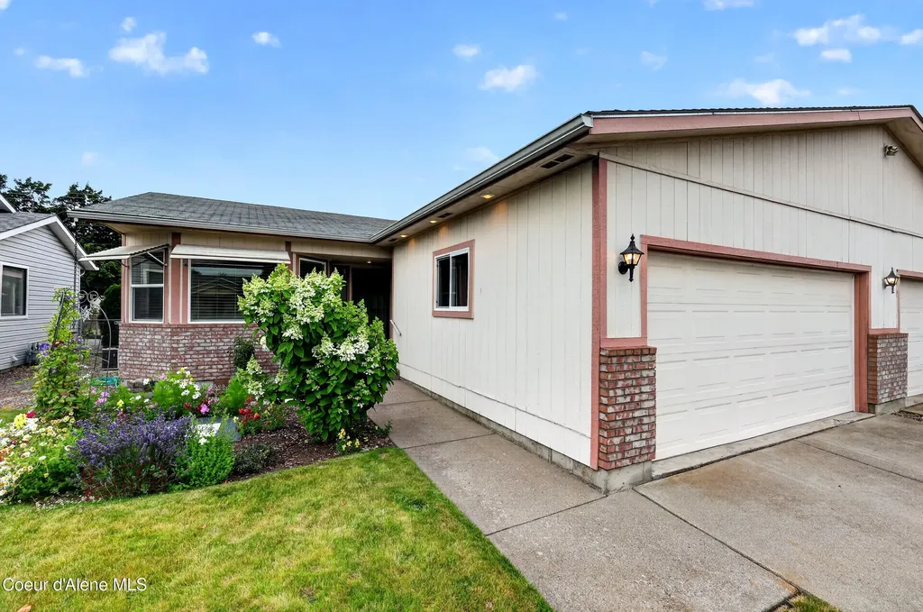 1537 W Woodlawn Drive Hayden ID 83835