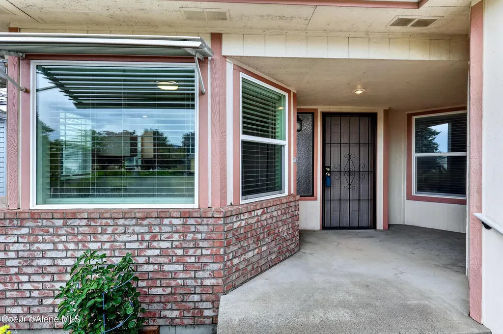 1537 W Woodlawn Drive Hayden ID 83835