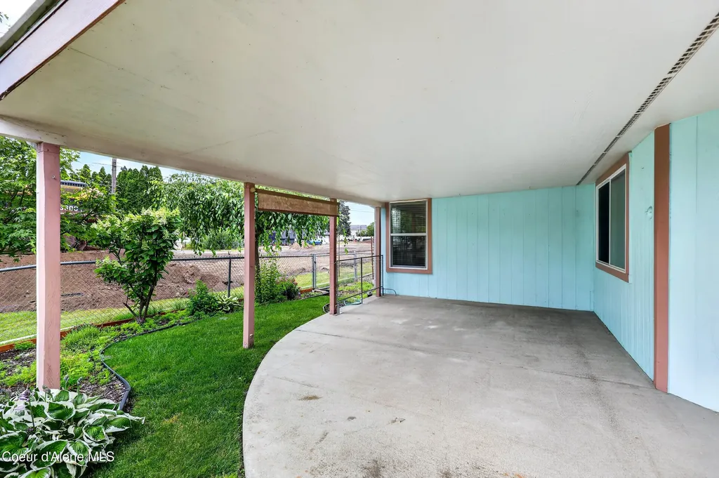 1537 W Woodlawn Drive Hayden ID 83835