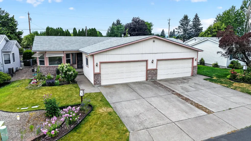 1537 W Woodlawn Drive Hayden ID 83835