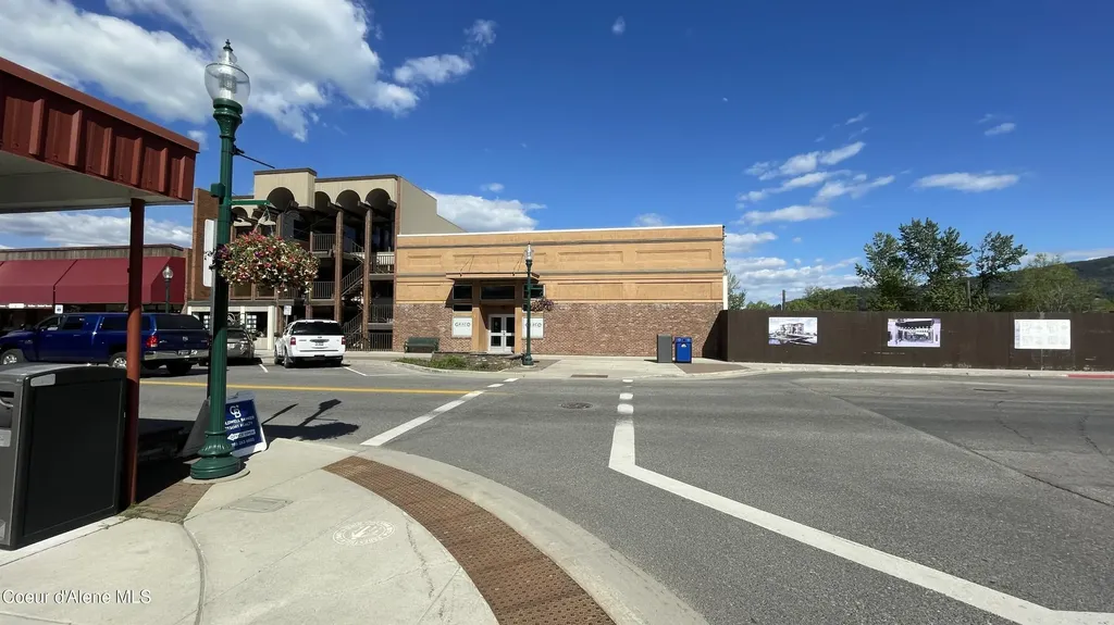 208 N 1st Avenue Sandpoint ID 83864