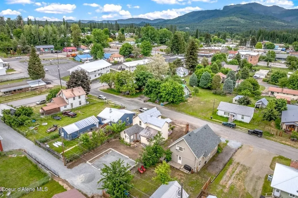 112 Washington Street Priest River ID 83856