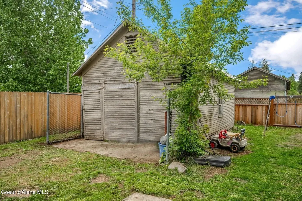 112 Washington Street Priest River ID 83856