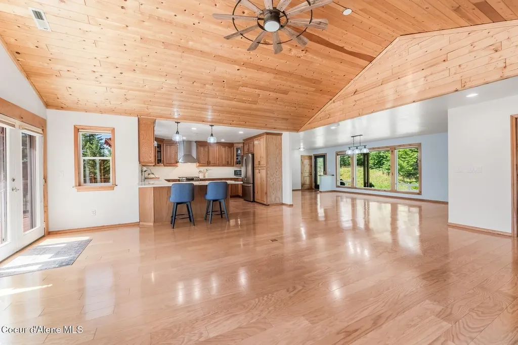 218 Topaz Trail Sandpoint ID 83864