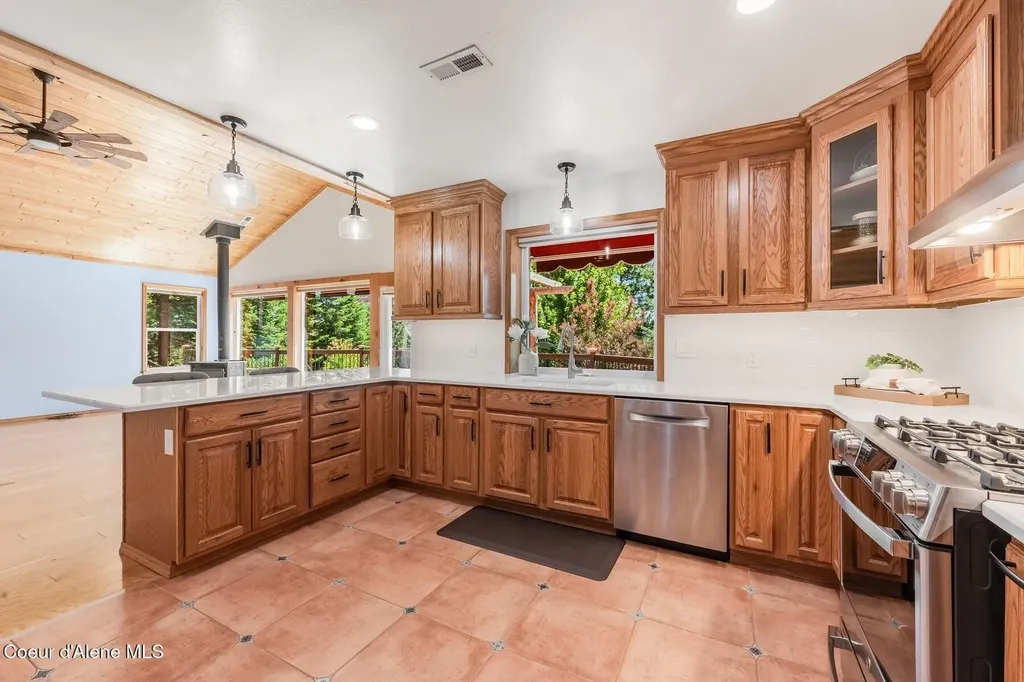 218 Topaz Trail Sandpoint ID 83864