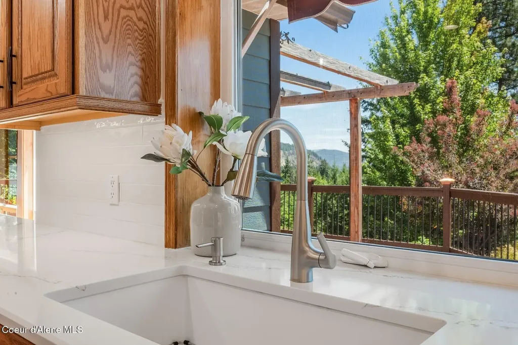 218 Topaz Trail Sandpoint ID 83864