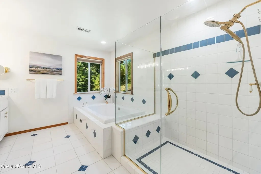 218 Topaz Trail Sandpoint ID 83864