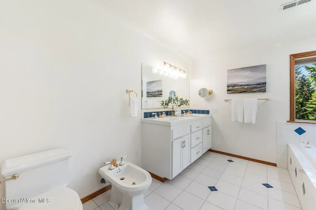 218 Topaz Trail Sandpoint ID 83864