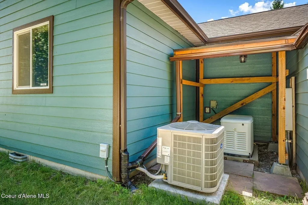 218 Topaz Trail Sandpoint ID 83864