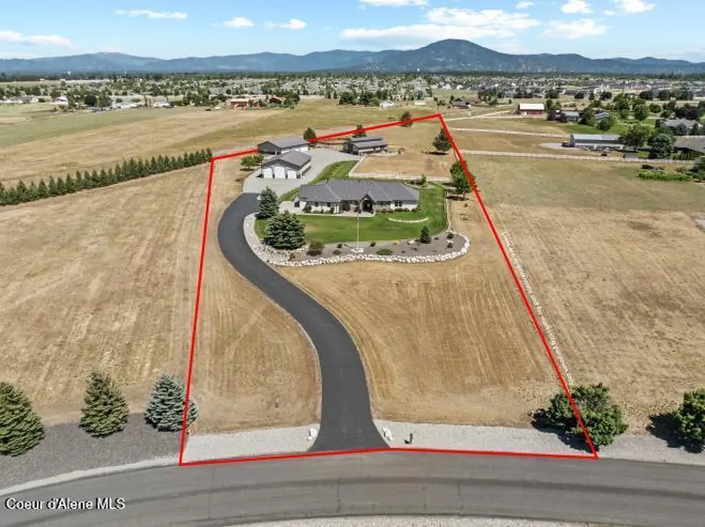 7513 W Nighthawk Drive Post Falls ID 83854