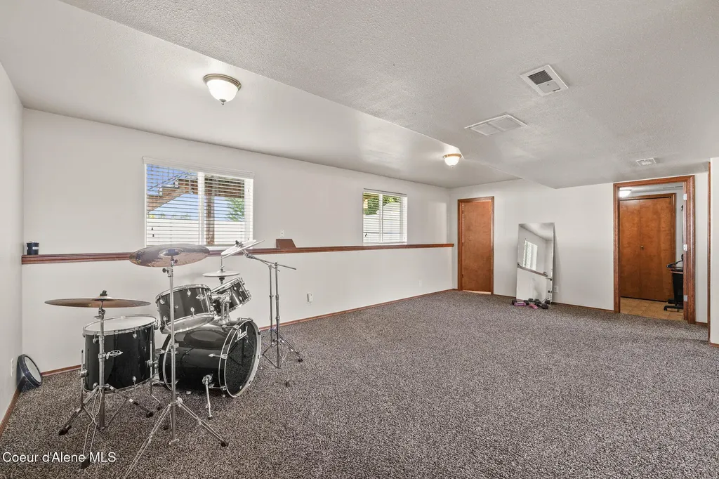 2893 W Strawberry Lane Hayden ID 83835