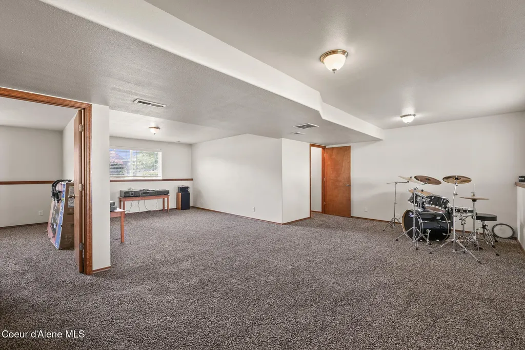 2893 W Strawberry Lane Hayden ID 83835