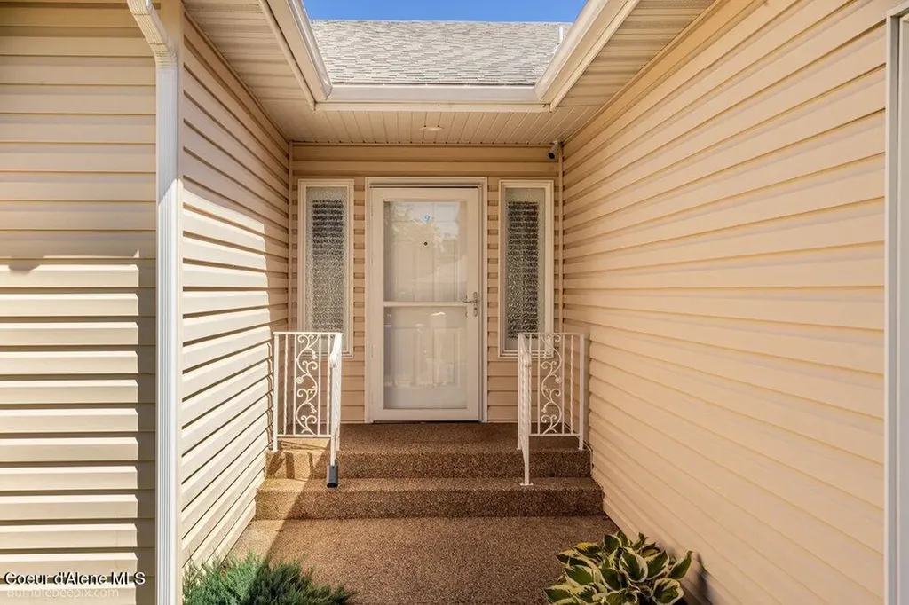 1463 W Woodlawn Drive Hayden ID 83835