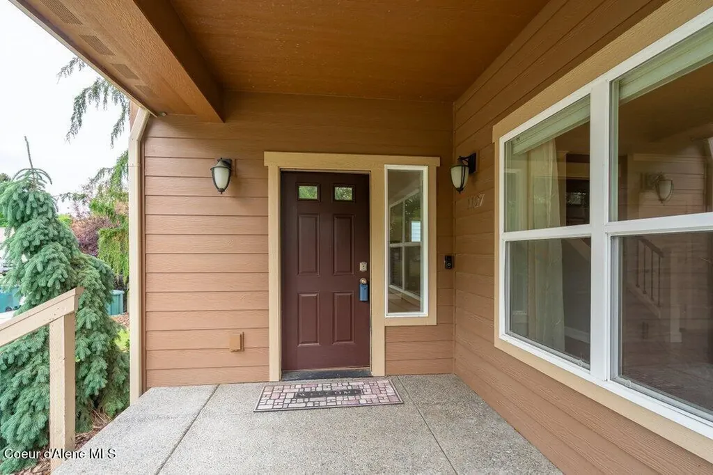 1127 E Indiana Avenue Coeur D'alene ID 83814