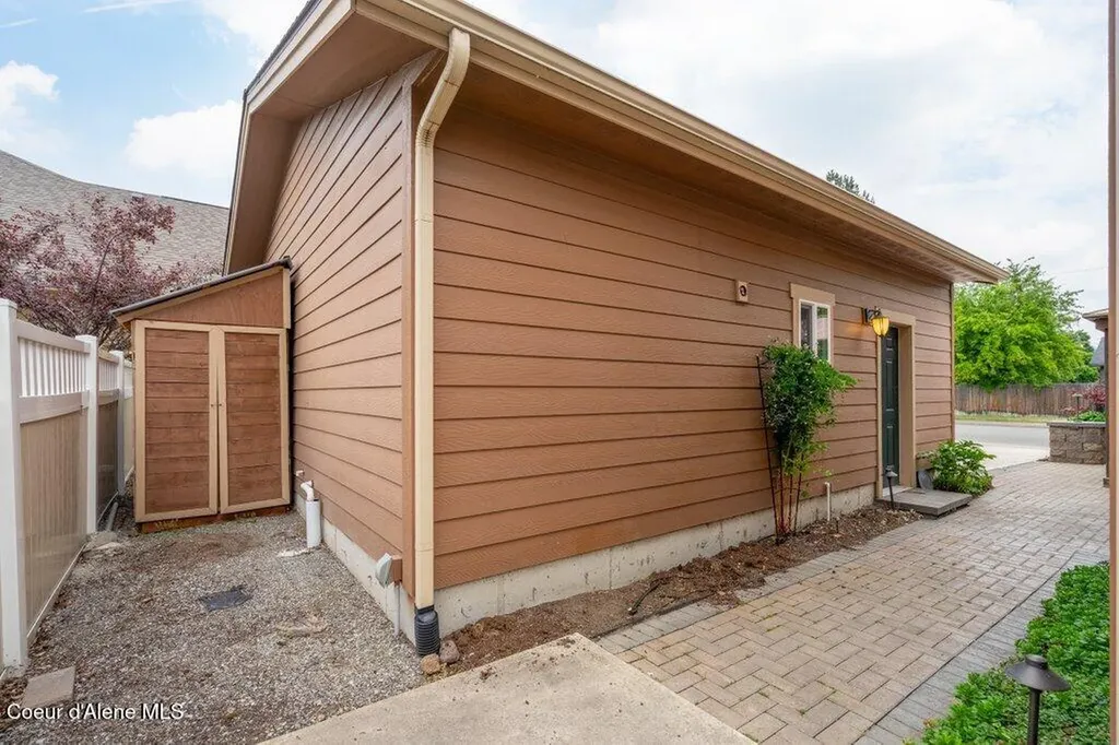 1127 E Indiana Avenue Coeur D'alene ID 83814