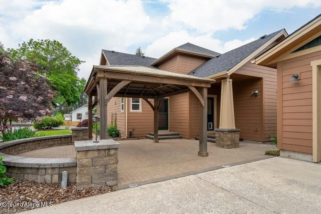 1127 E Indiana Avenue Coeur D'alene ID 83814