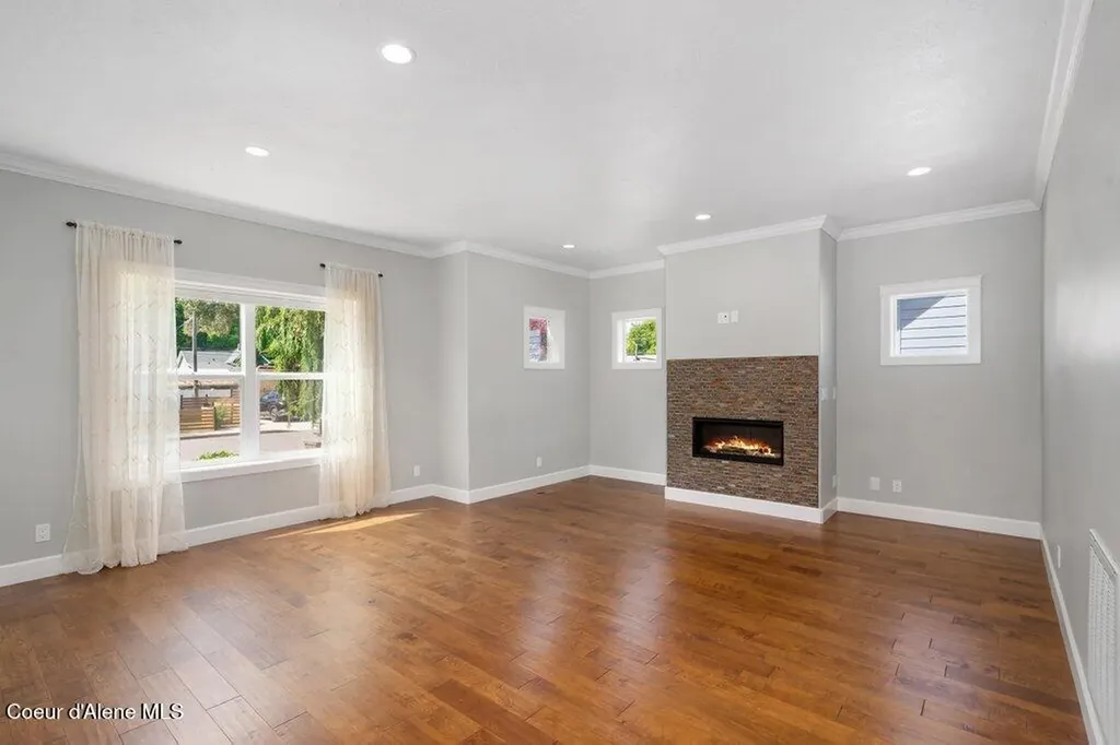 1127 E Indiana Avenue Coeur D'alene ID 83814
