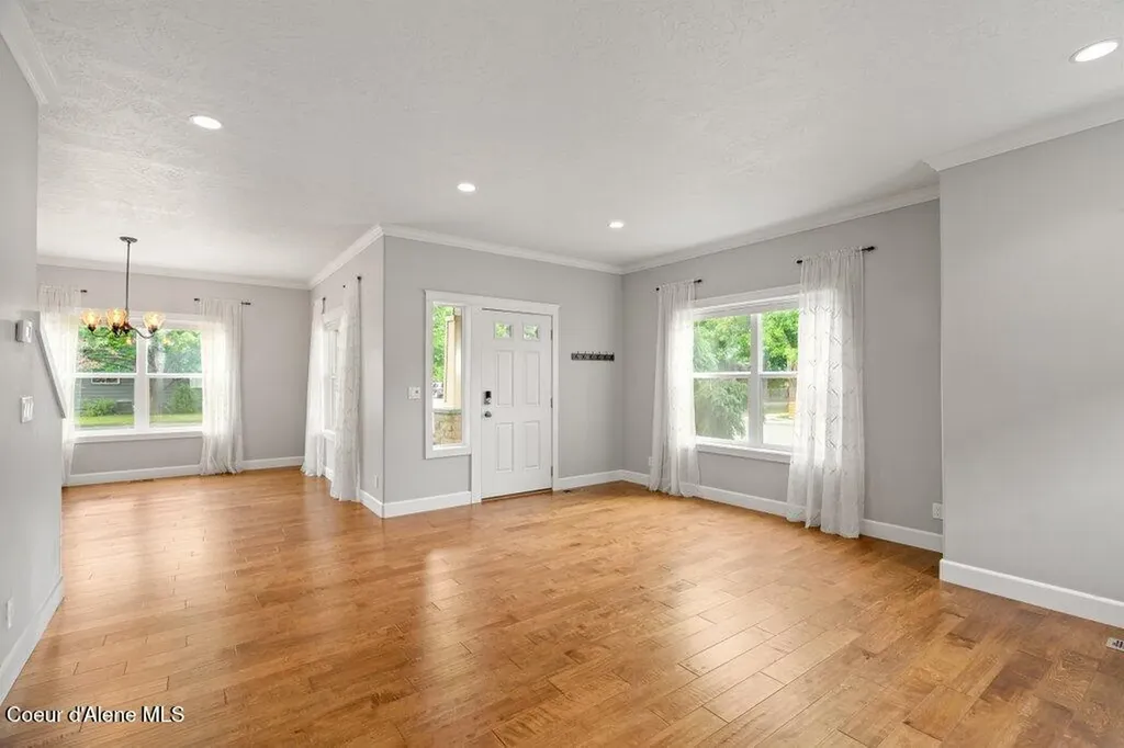 1127 E Indiana Avenue Coeur D'alene ID 83814