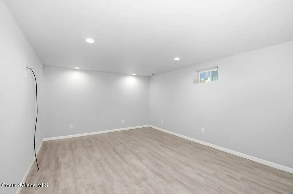 12822 N Avondale Loop Hayden ID 83835