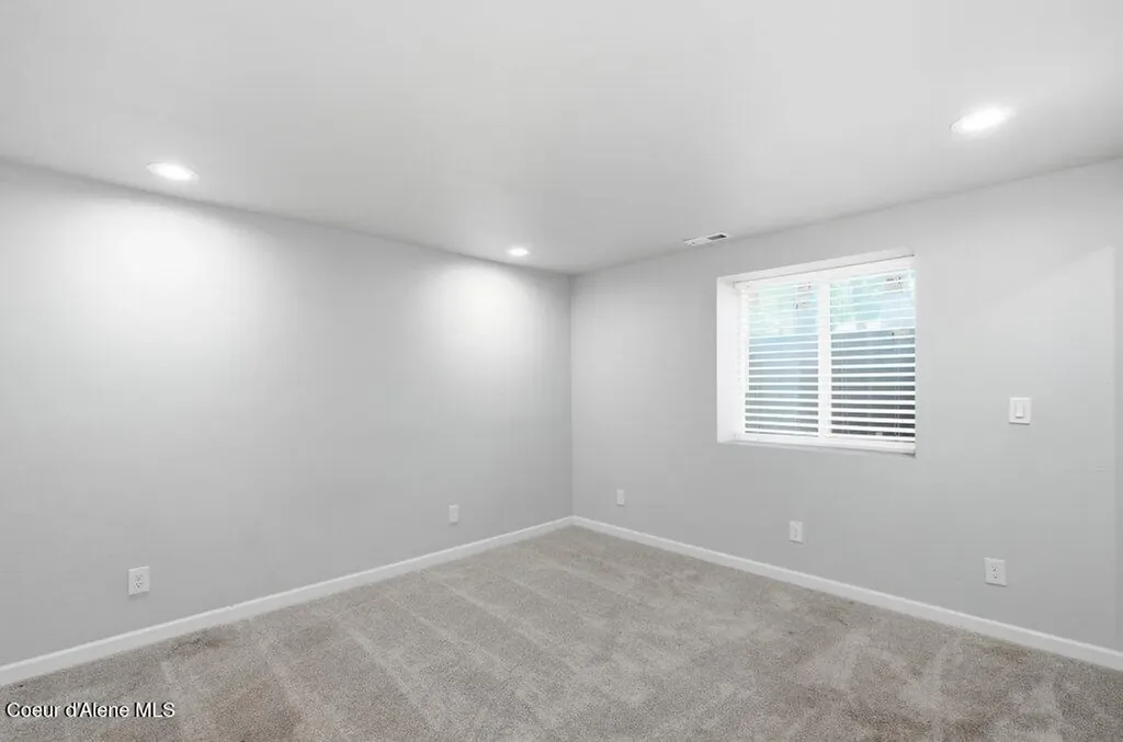 12822 N Avondale Loop Hayden ID 83835