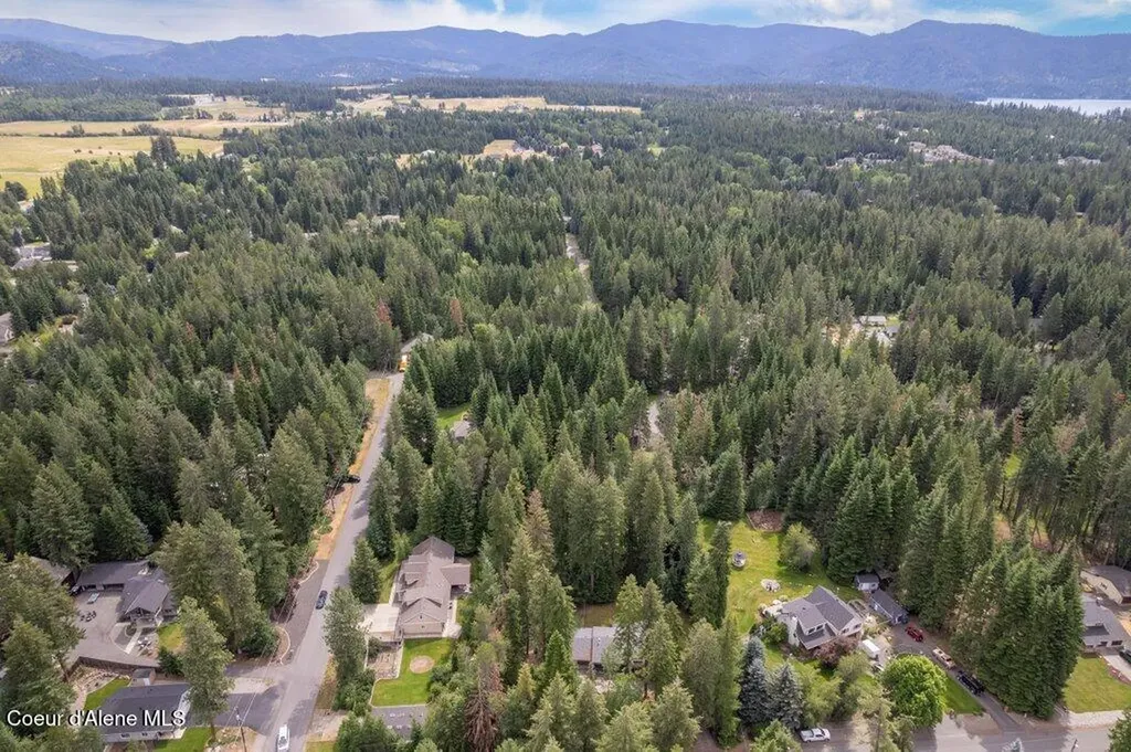 12822 N Avondale Loop Hayden ID 83835